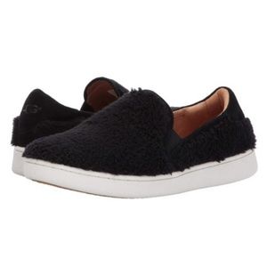Nib UGG slip ons